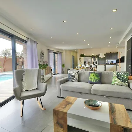 8 Personnes Avec Piscine - * 르씨