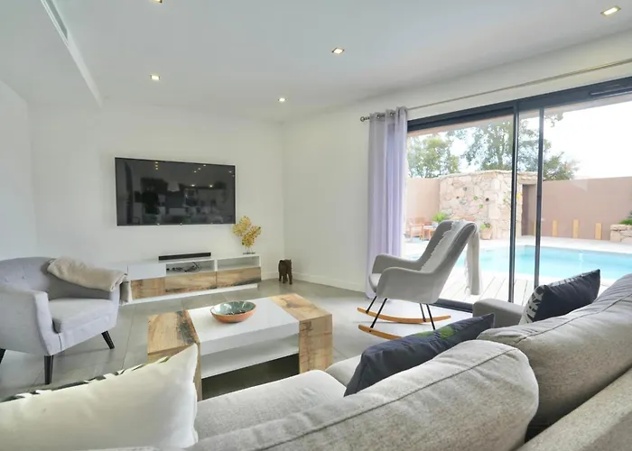 8 Personnes Avec Piscine - * 르씨