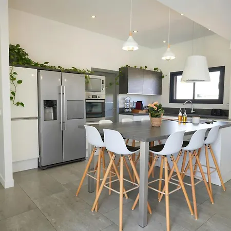 8 Personnes Avec Piscine -