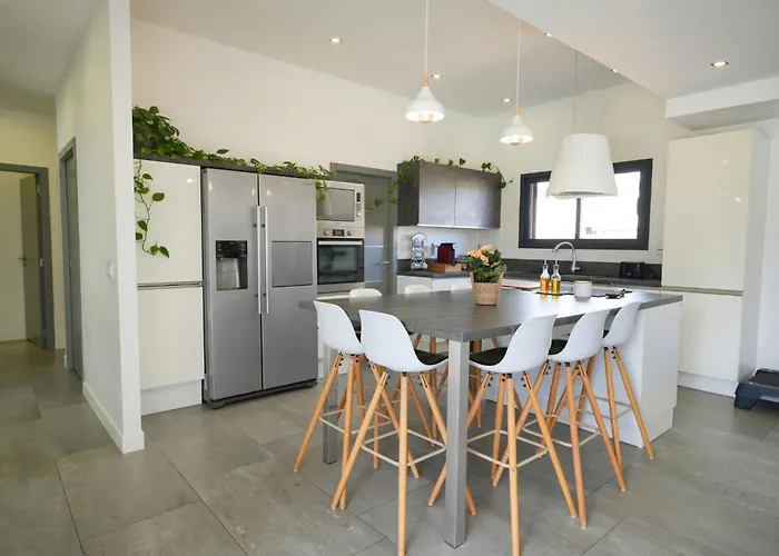 8 Personnes Avec Piscine -