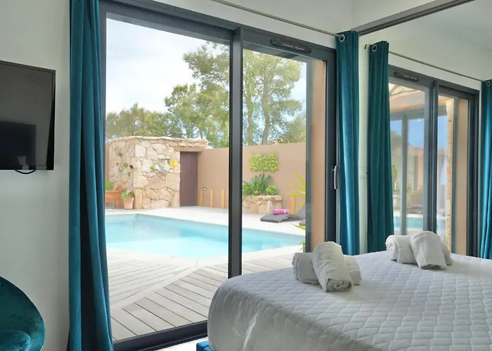 8 Personnes Avec Piscine - Villa